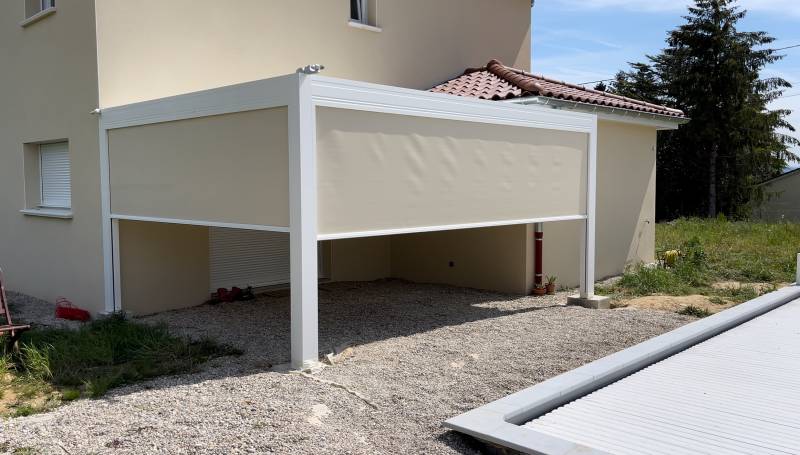 Pergola bioclimatique extérieure avec stores zip Matest