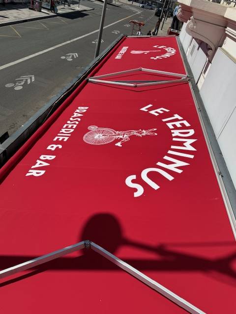 store banne sur mesure entreprise restaurant bar logo imprimé